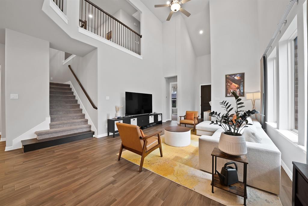 2502 Westbank Trail