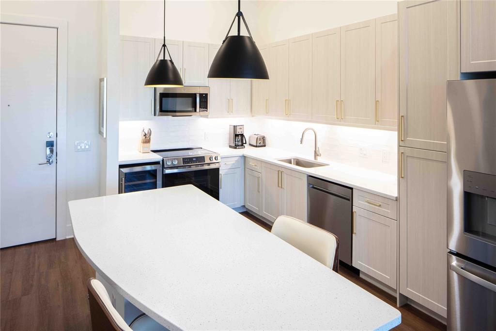 O T ROANOKE - Residential Lease