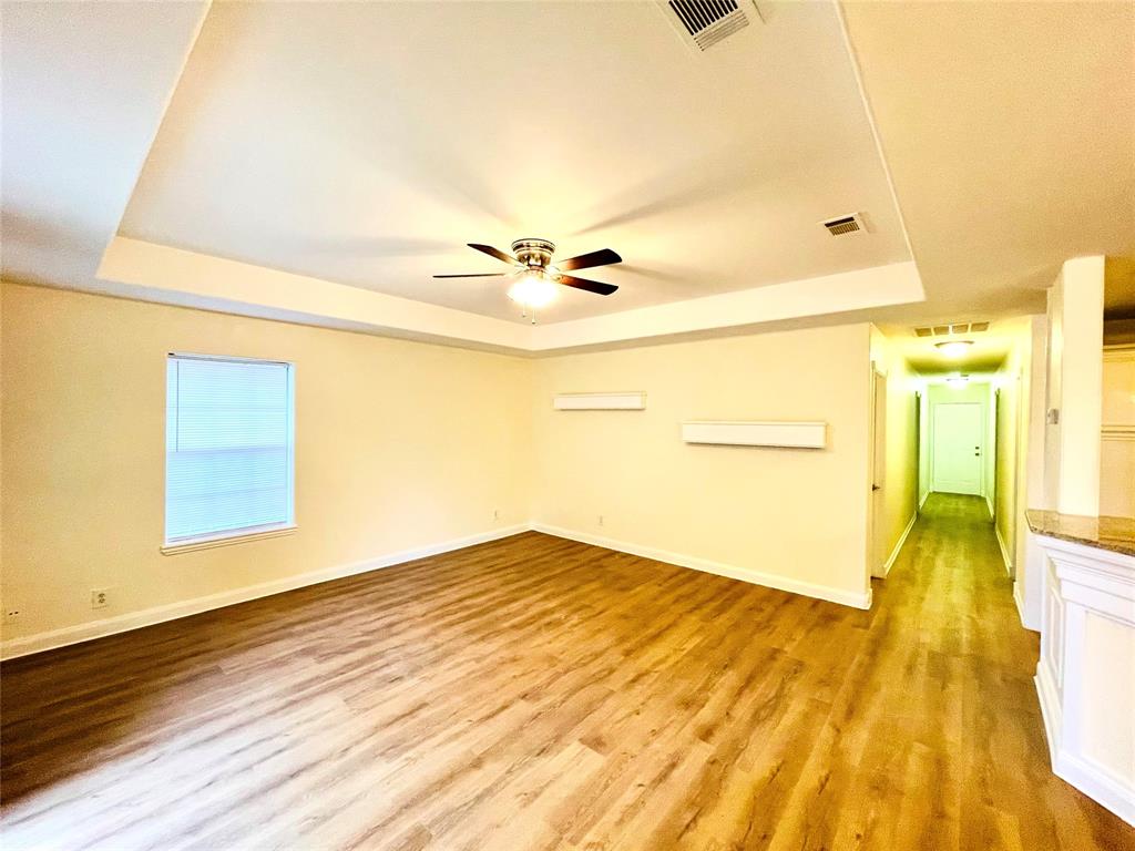 520 Lakeside Drive
