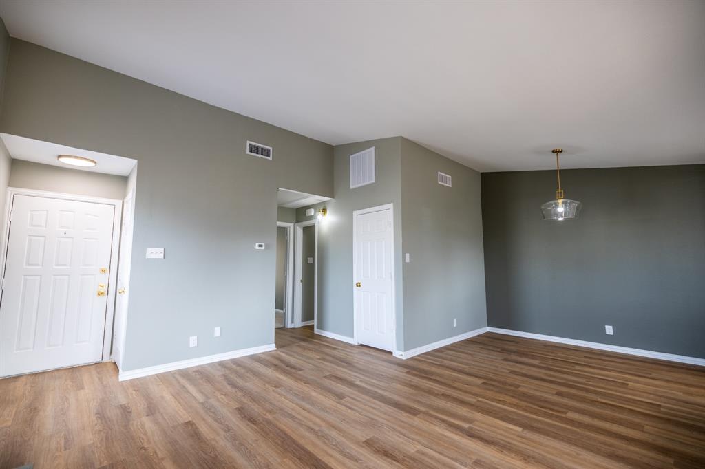 Cloisters Condo The - Residential