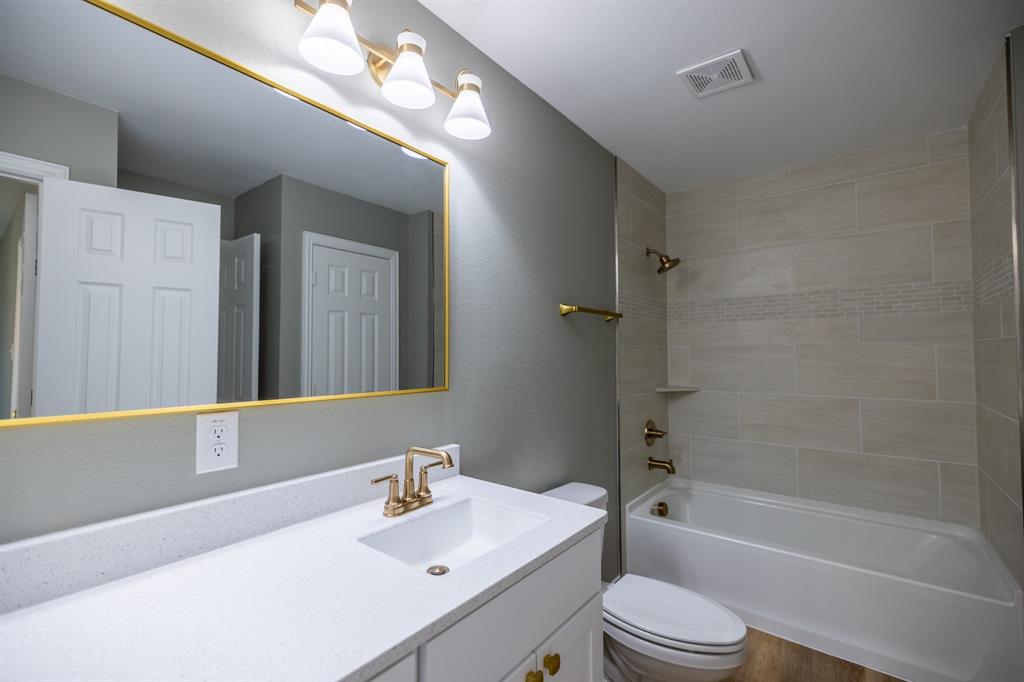 Cloisters Condo The - Residential