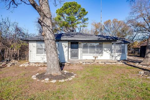 1501 E Henderson Street Cleburne TX 76031