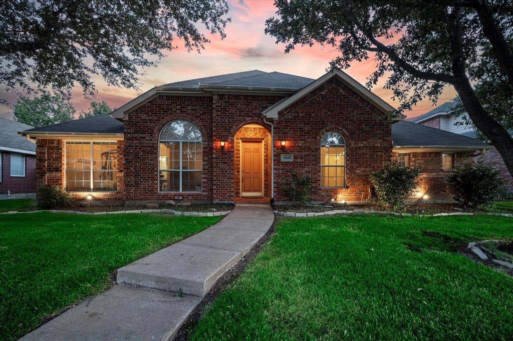 Photo of 7906 Munich Drive, Rowlett, TX 75089 (MLS # 21320594)