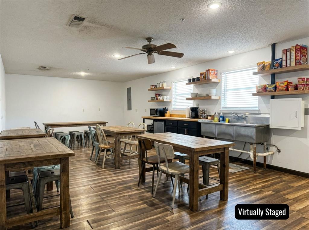 City Of Paris - Commercial Sale