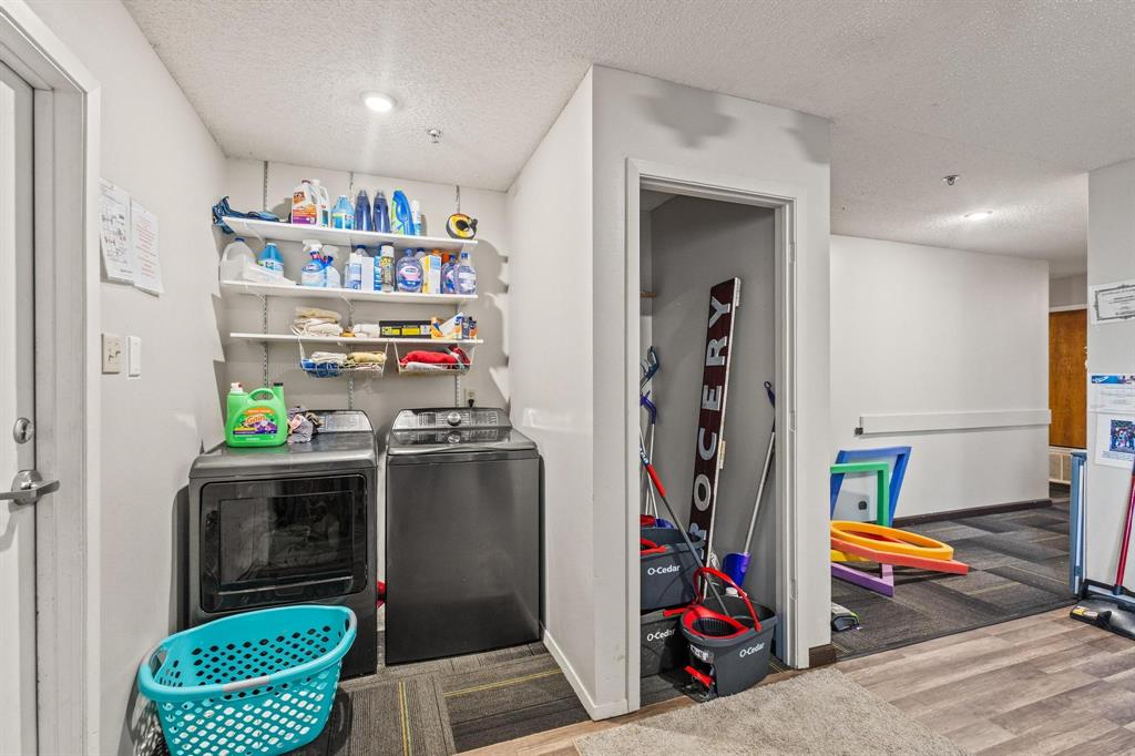 City Of Paris - Commercial Sale