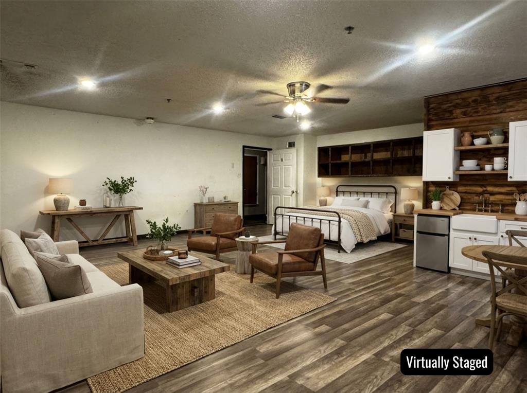 City Of Paris - Commercial Sale