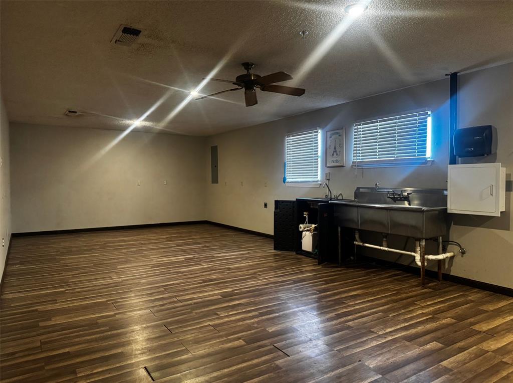 City Of Paris - Commercial Sale