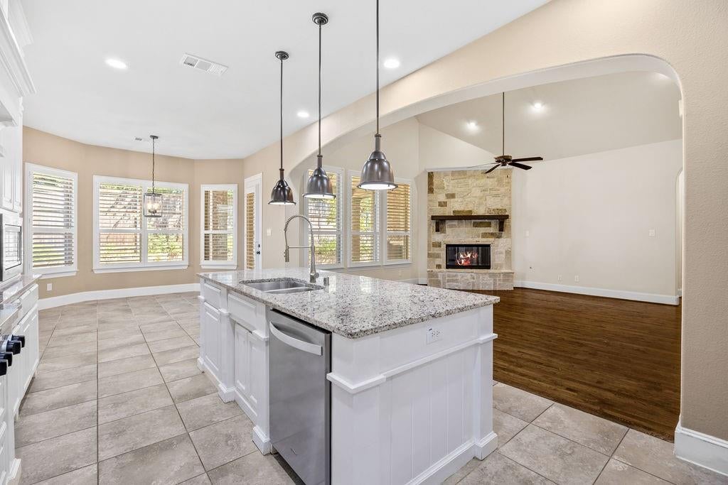 1021 White Crest Lane