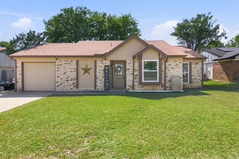 Photo of 5665 Whitley Road, Haltom City, TX 76148 (MLS # 21210255)