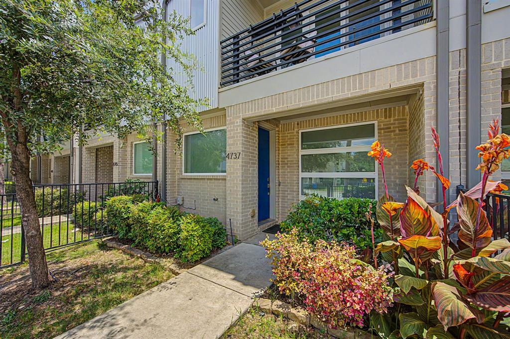 Photo of 4737 Asher Place, Dallas, TX 75204 (MLS # 21306377)