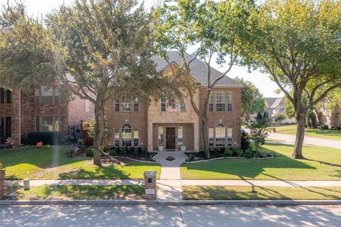 697 Bear Creek Drive, Hurst, TX 76054 - #: 20823838