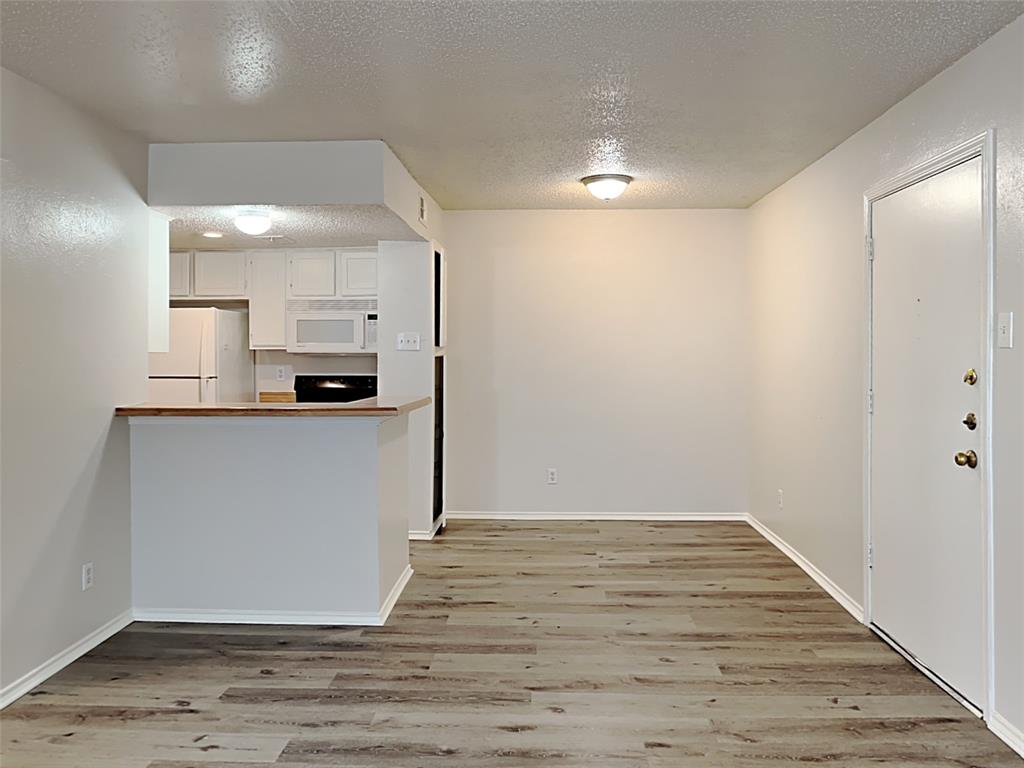 ROYAL LANE HIGHLANDS CONDOS - Residential