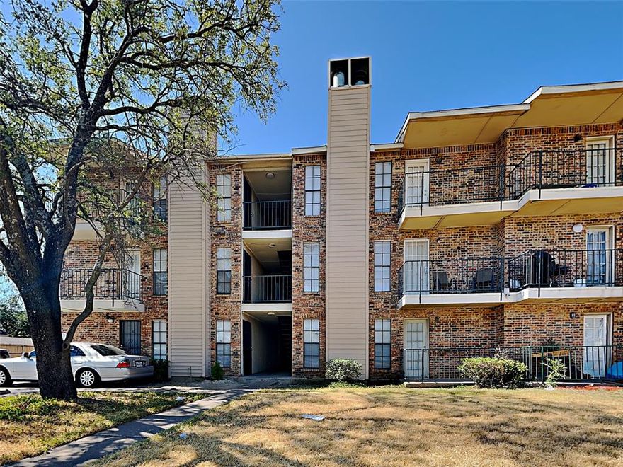 EXCELLENT VALUE. BRIGHT and CLEAN 2BR 2BA CONDO. Enjoy the ease of 2nd floor living in a prime location. Laminate flooring throughout & a cozy fireplace in the spacious Living Room. Kitchen includes microwave, range, disposal. Full-size Washer and Dryer area in-unit. Ceiling Fans for comfort. A must see!