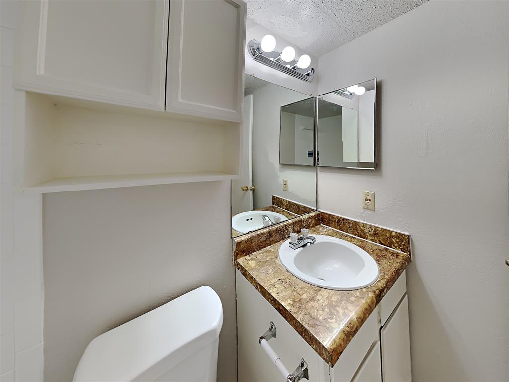 ROYAL LANE HIGHLANDS CONDOS - Residential