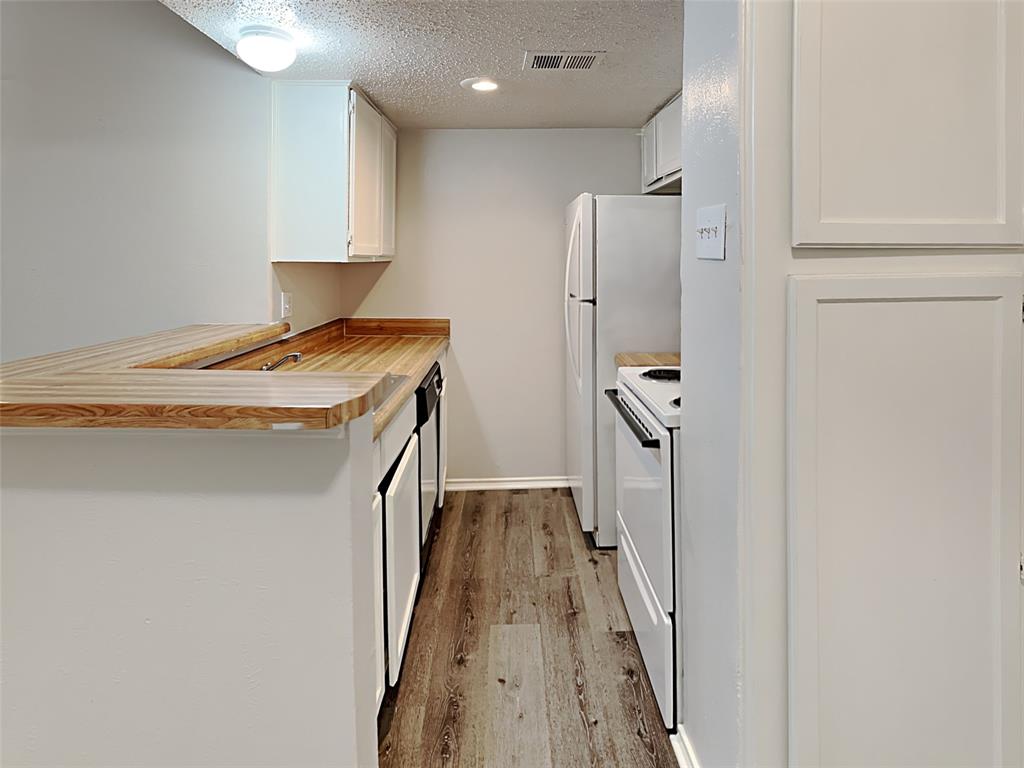 ROYAL LANE HIGHLANDS CONDOS - Residential