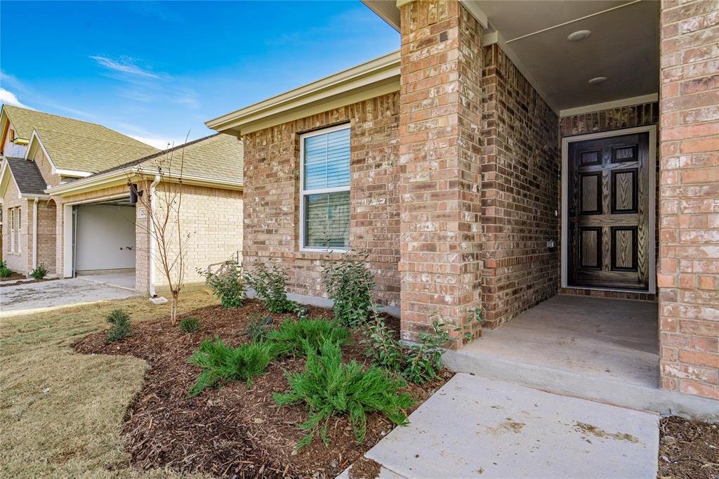 AMBERGROVE AT WHITESIDE VILLAGE - Residential Lease