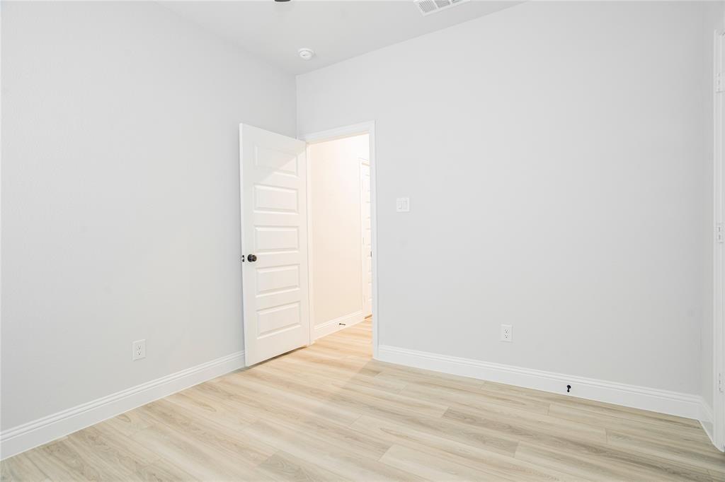 AMBERGROVE AT WHITESIDE VILLAGE - Residential Lease