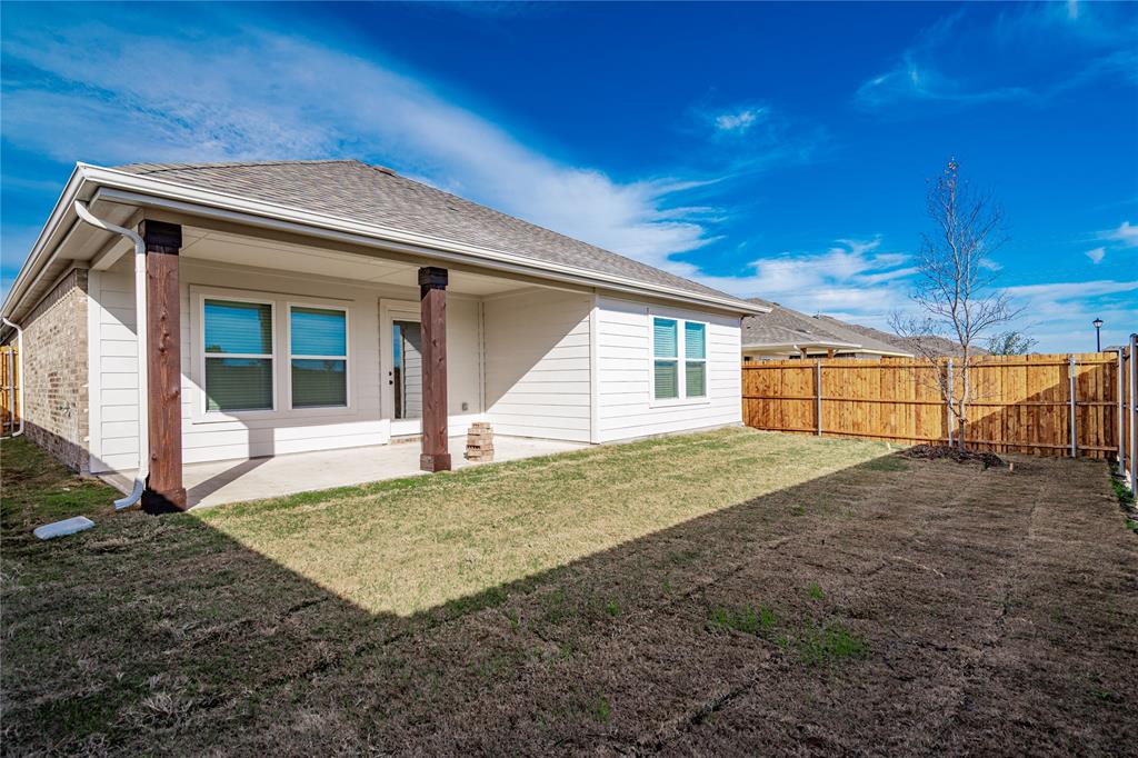 AMBERGROVE AT WHITESIDE VILLAGE - Residential Lease