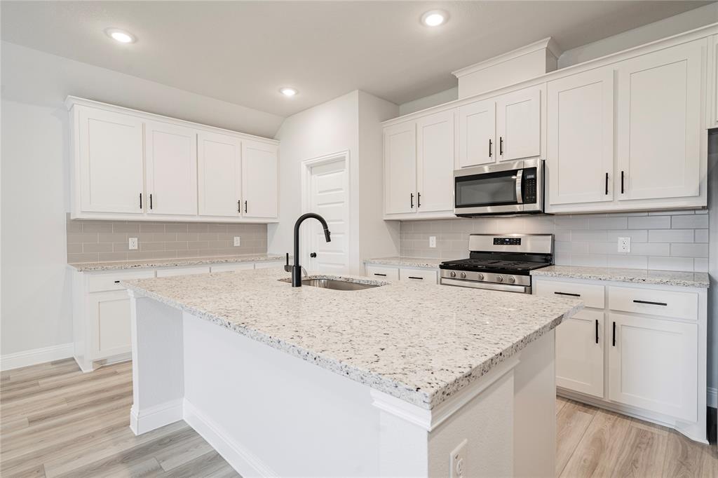 AMBERGROVE AT WHITESIDE VILLAGE - Residential Lease