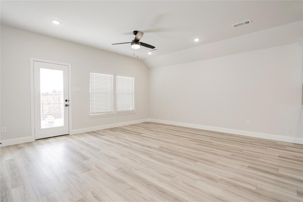 AMBERGROVE AT WHITESIDE VILLAGE - Residential Lease