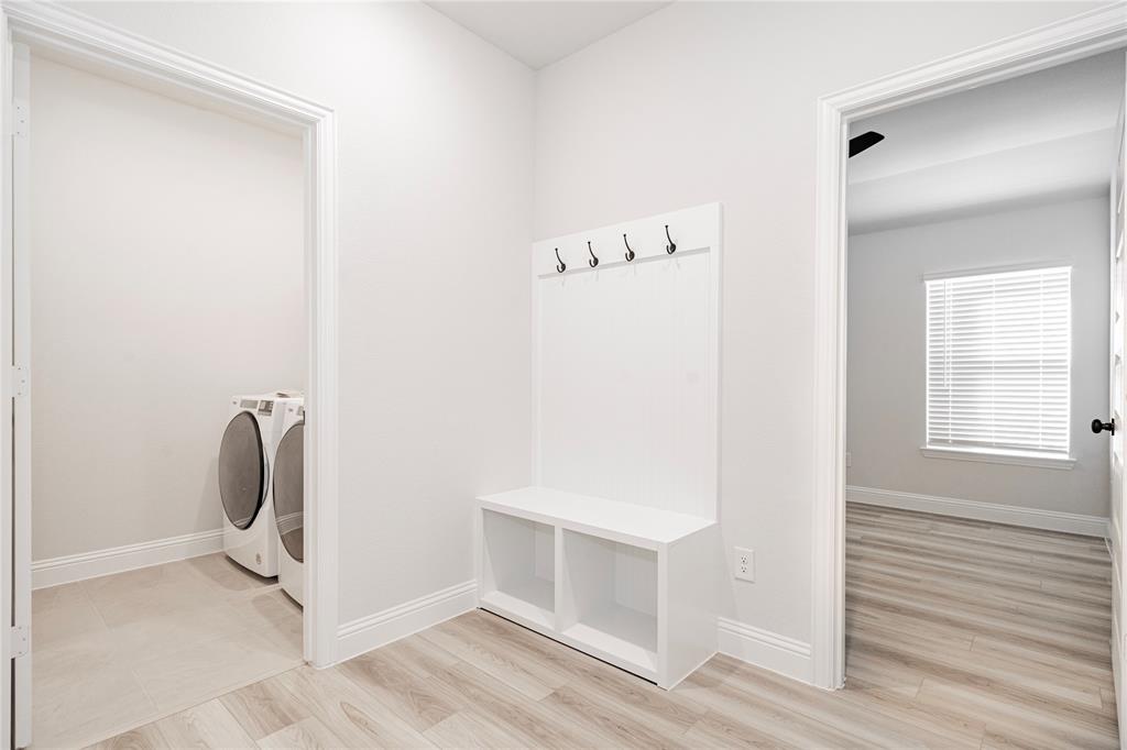 AMBERGROVE AT WHITESIDE VILLAGE - Residential Lease