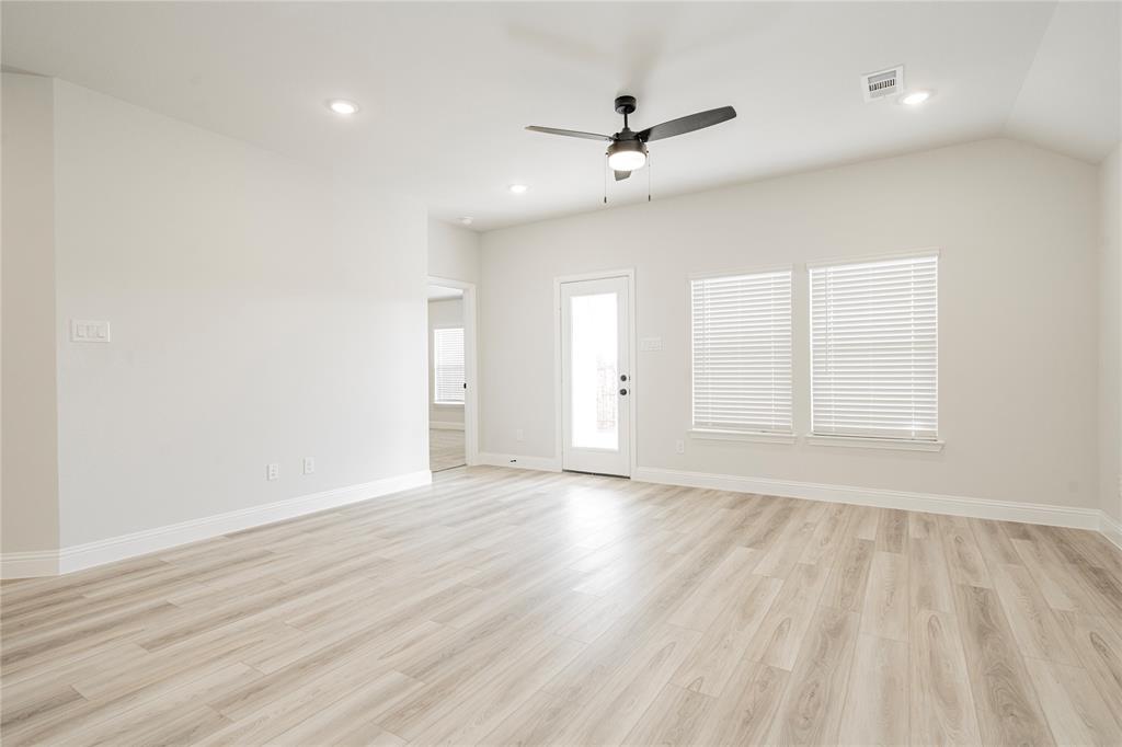 AMBERGROVE AT WHITESIDE VILLAGE - Residential Lease