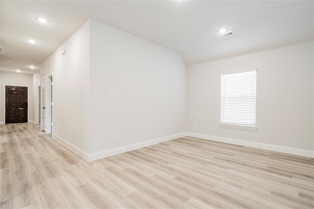 AMBERGROVE AT WHITESIDE VILLAGE - Residential Lease