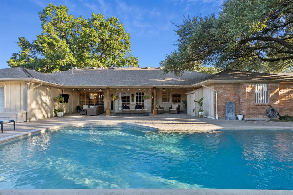 7123 Hillwood Lane