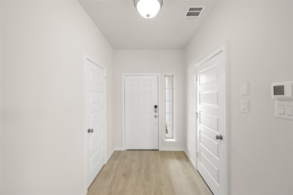 401-403 Saddle Lane