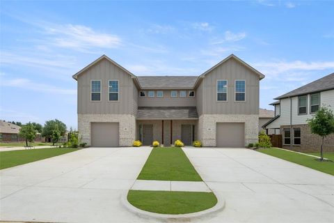 401-403 Saddle Lane Denton TX 76205