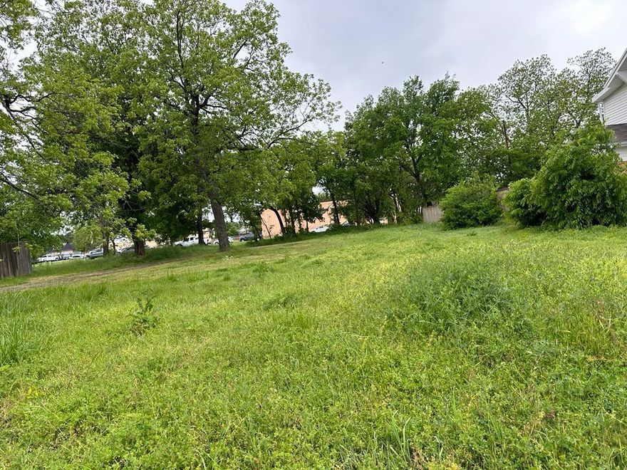 Welcome to this amazing Duplex Opportunity, if you are looking to build a Duplex, then here is the perfect location as the lot is already zoned for multifamily use. This is an excellent opportunity to own a prime piece of land in the heart of Sherman, TX. This expansive lot is ready for your vision to come to life, the possibilities are endless, whether you want to build your dream home or a Duplex to generate extra income.
The neighborhood is friendly, peaceful, and perfect for those who want to enjoy the tranquility of suburban living.
Don't miss out on this incredible opportunity to own a slice of heaven in Sherman, TX.