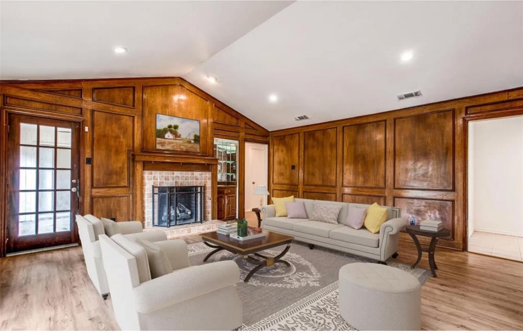 1106 Richland Oaks Drive