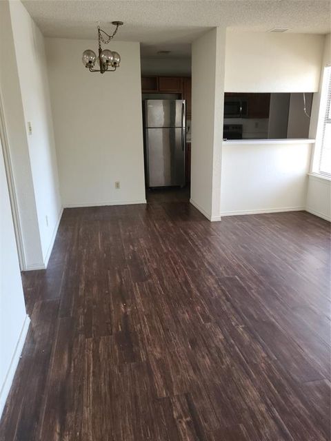 Photo of 1741 Crest Grove Drive, Arlington, TX 76012 (MLS # 21154940)