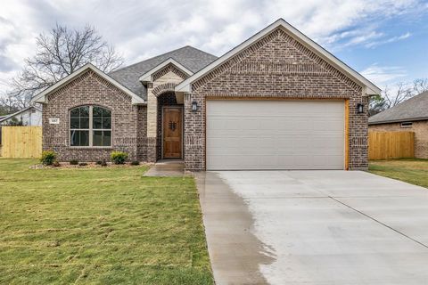 603 Madison Street Cleburne TX 76033