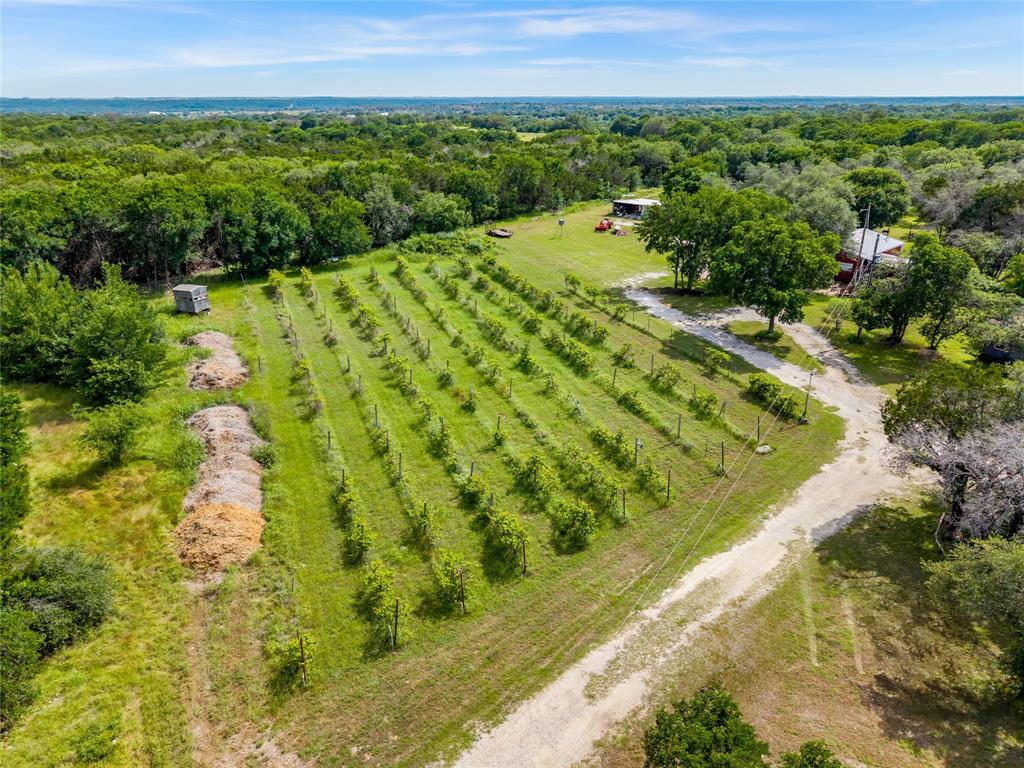 106 Private Road 1381