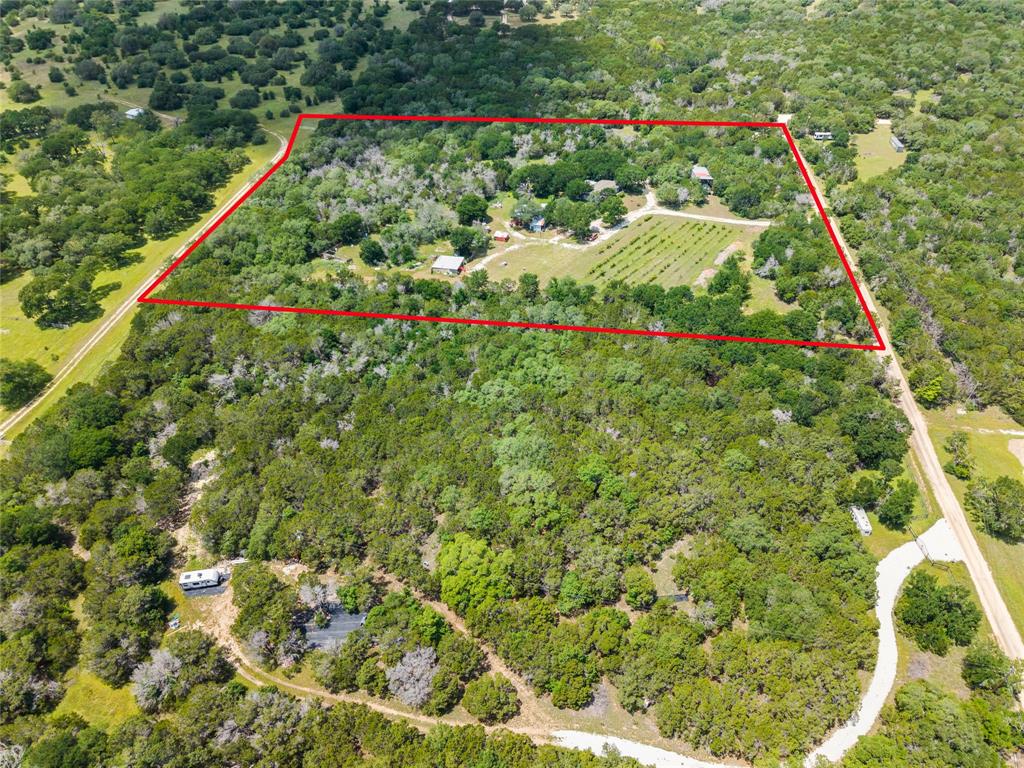 106 Private Road 1381