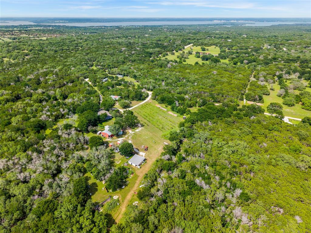 106 Private Road 1381