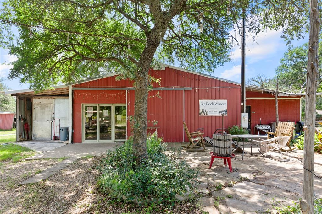 106 Private Road 1381