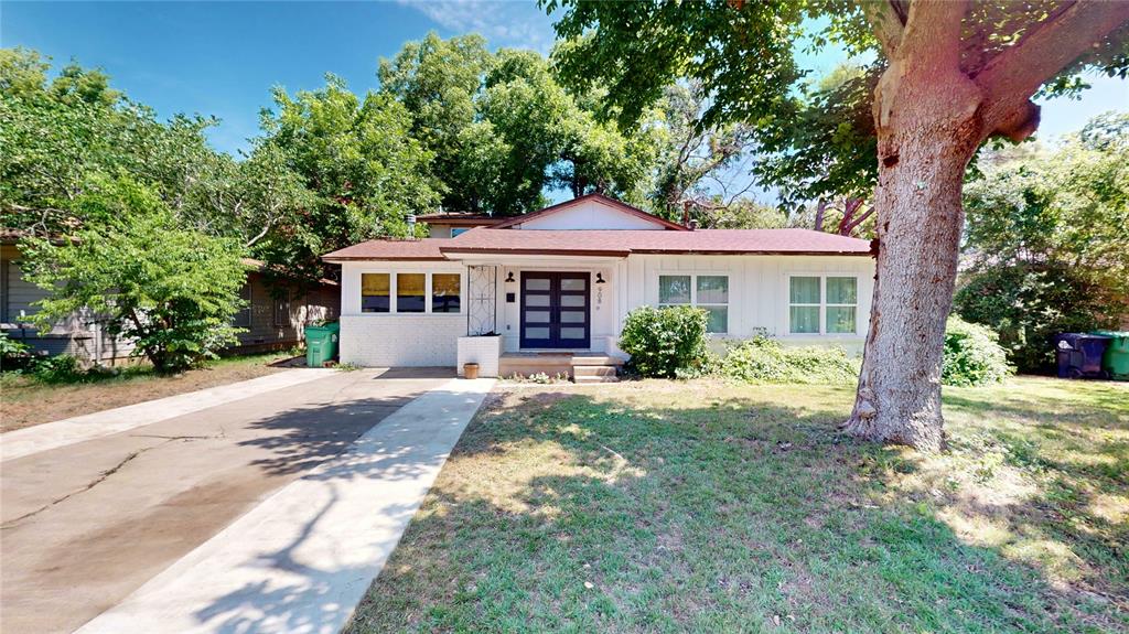 908 Crescent Street