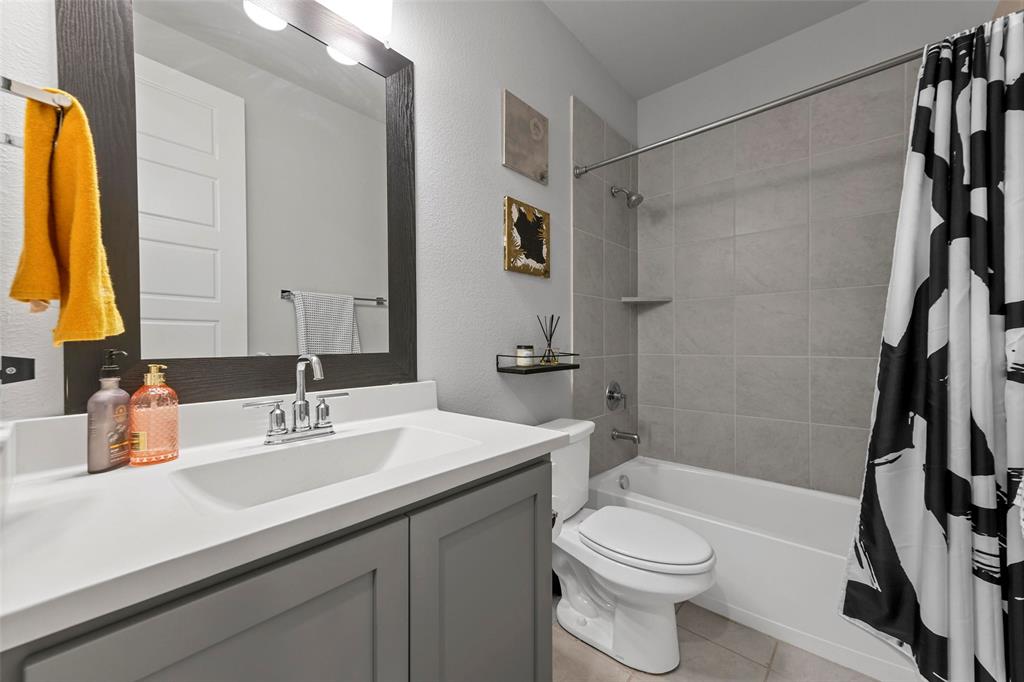 TAVOLO PARK BLOCK 20 LOT 4 - Residential