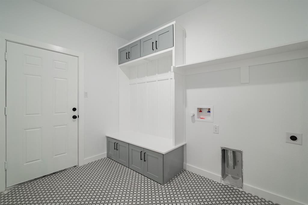 Joe A 02 Irvin - Residential