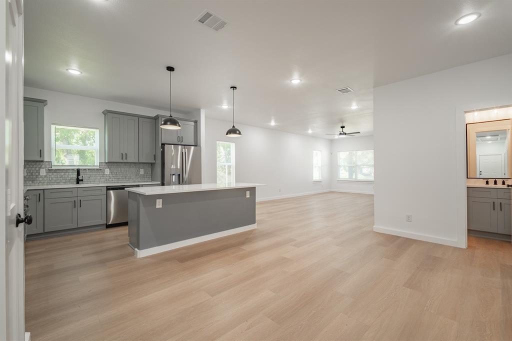 Joe A 02 Irvin - Residential