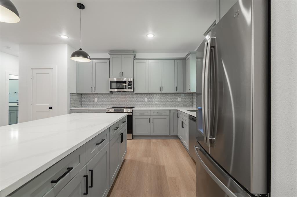 Joe A 02 Irvin - Residential