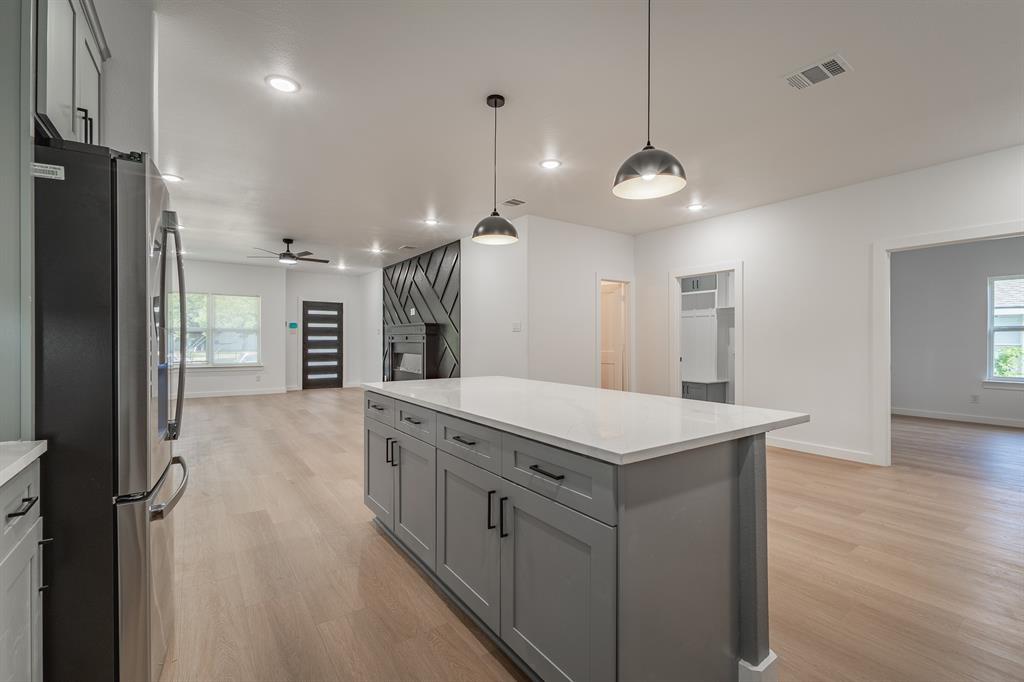 Joe A 02 Irvin - Residential