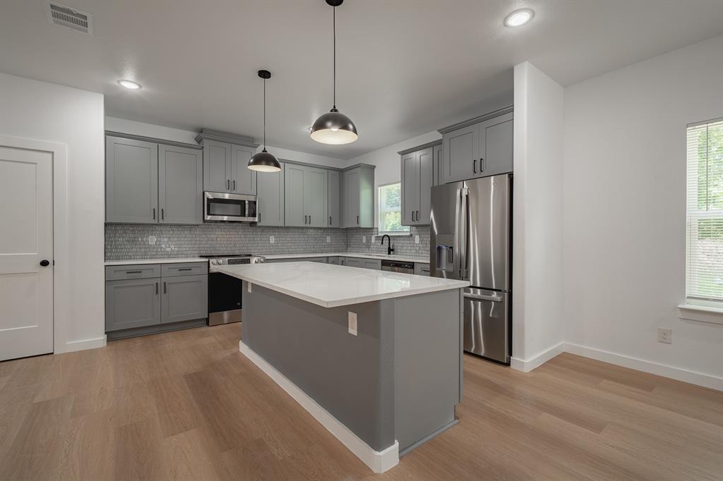 Joe A 02 Irvin - Residential