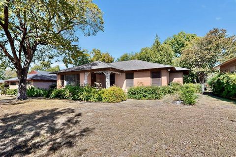 Photo of 7341 Ravehill Lane, Dallas, TX 75227 (MLS # 21092653) Photo of 7341 Ravehill Lane, Dallas, TX 75227 (MLS # 21092653)