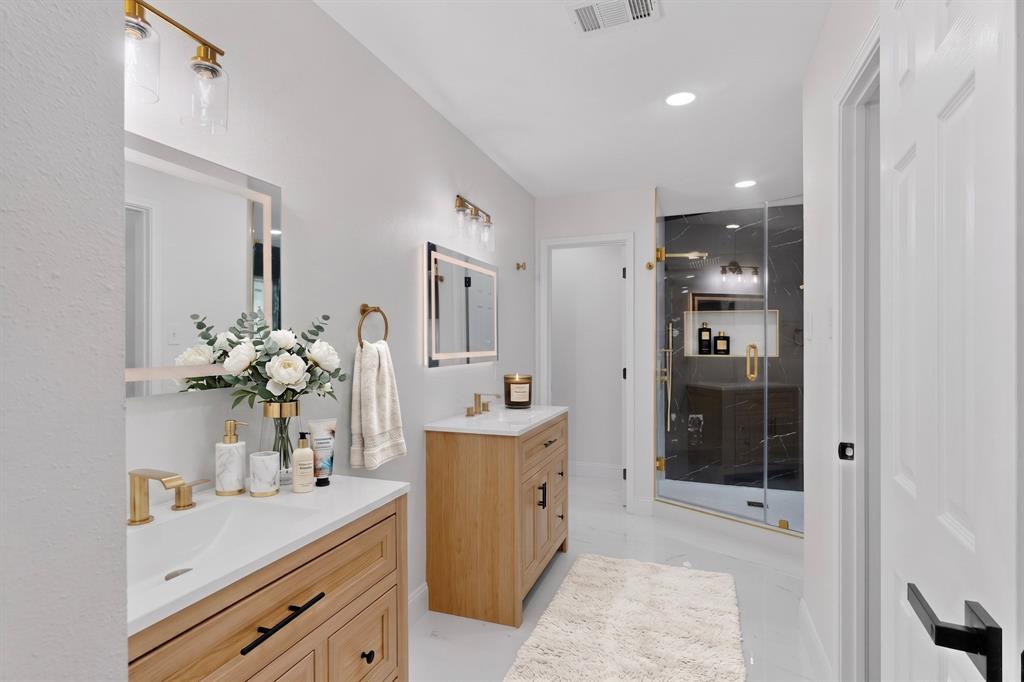 1404 Meadowbrook Drive