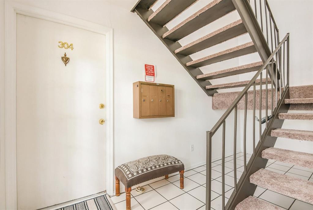 Ridglea Estate Condo - Residential Lease