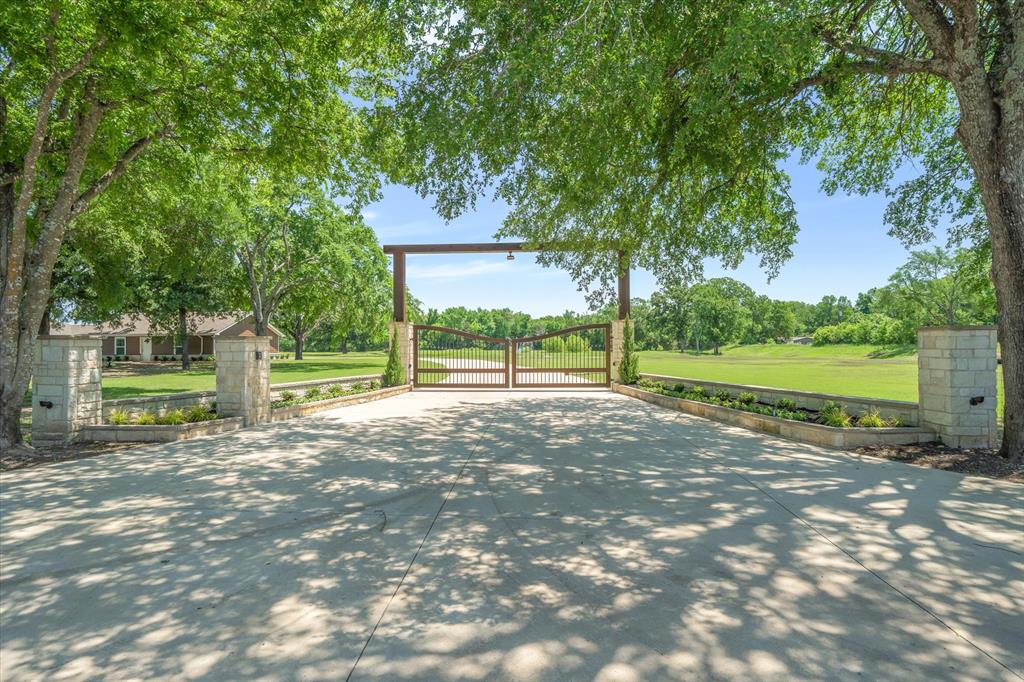 Wills Point, Texas, 75169, United States, 4 Bedrooms Bedrooms, ,5 BathroomsBathrooms,Residential,Active,2044168