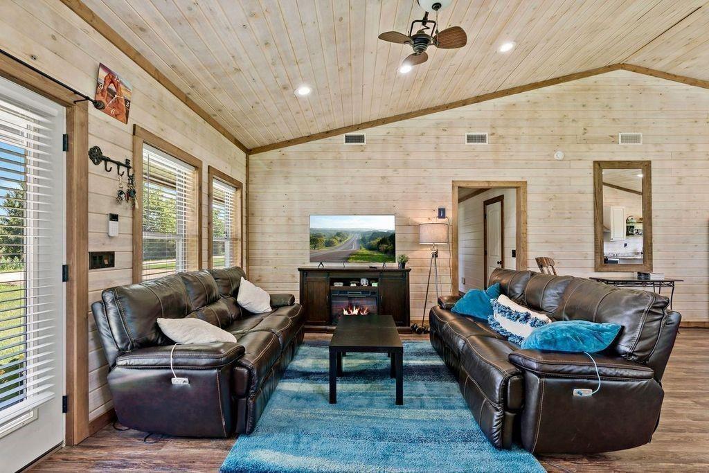 550 County Road 35400